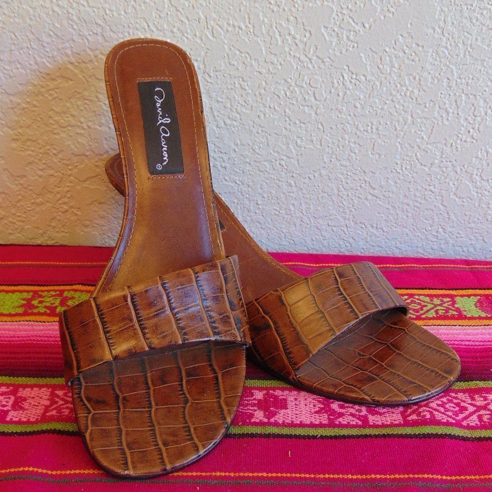 EUC DAVID AARON "Glori" Brown Leather Large Strap 3" Heel Sandals 9.5